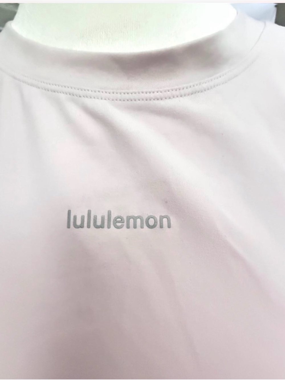 lululemon athletica Women's Light Pink Short-Sleeve Performance Split Back Tank
